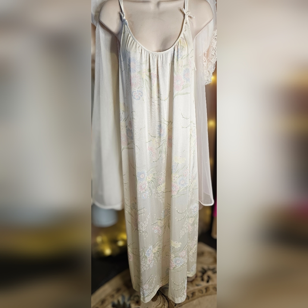 Vintage 1970s White nylon gown with pastel wildflowers